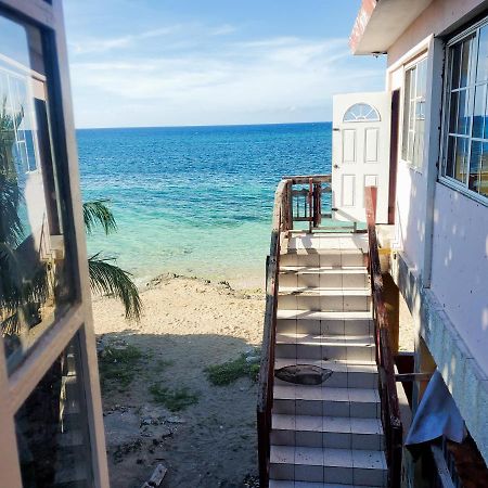 Evelin'S On The Beach Montego Bay Buitenkant foto